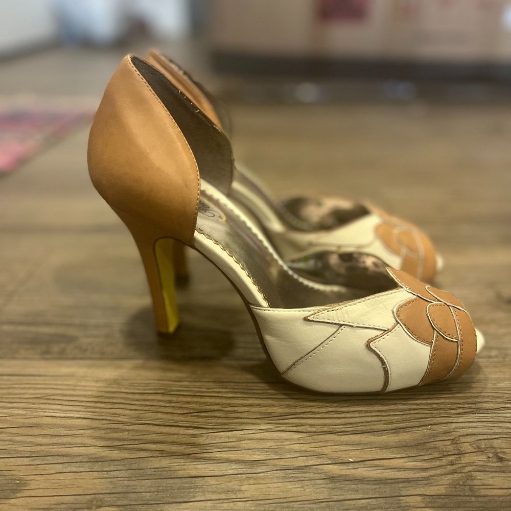 Poetic License Feel the Rhythm Sahara- Size US 7.5- EU 38.5